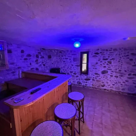 La Tour Carree De Nontron, Sleeps 12 * Nontron