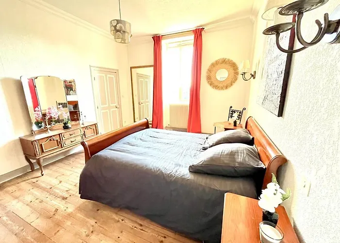 La Tour Carree De Nontron, Sleeps 12